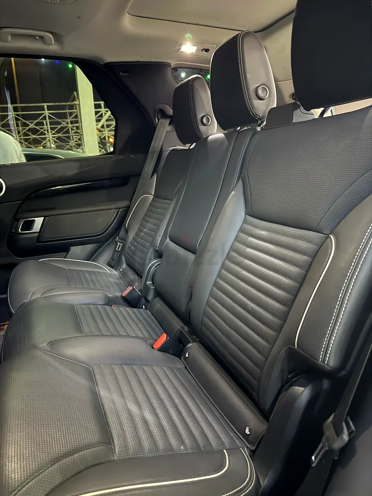 BRAND NEW Discovery 7 Seat 5k KM - Image 9