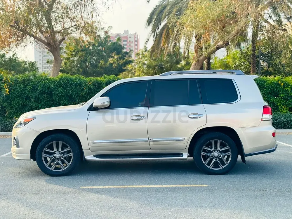 Lexus LX 570 Sport 2013 | GCC Specs | Excellent Condition - Image 5