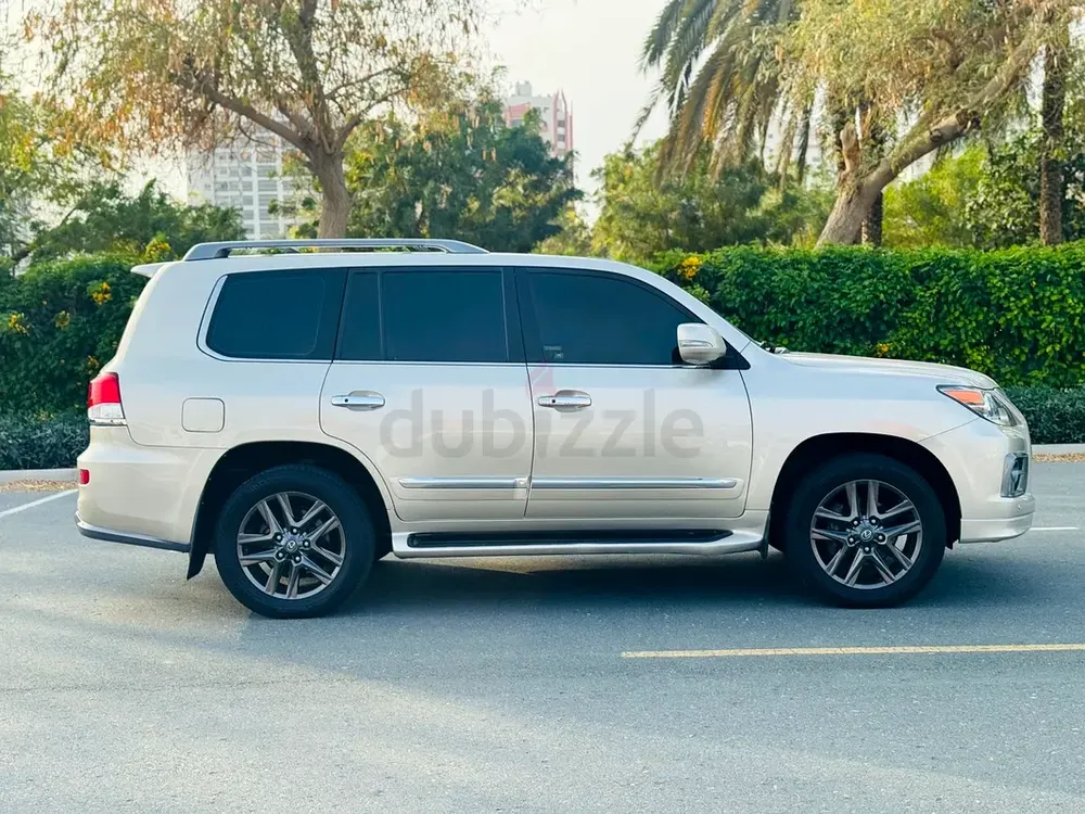 Lexus LX 570 Sport 2013 | GCC Specs | Excellent Condition - Image 6