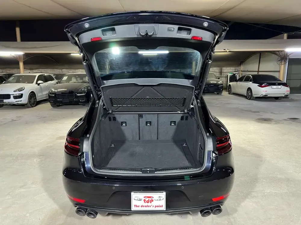 PORSCHE MACAN GTS 2017 3.0L | SPORTS CHRONO PACKAGE | SPORTS EXHAUST SYSTEM | 21-INCH ALLOY RIMS - Image 11