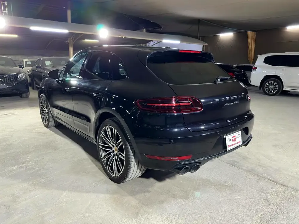 PORSCHE MACAN GTS 2017 3.0L | SPORTS CHRONO PACKAGE | SPORTS EXHAUST SYSTEM | 21-INCH ALLOY RIMS - Image 4