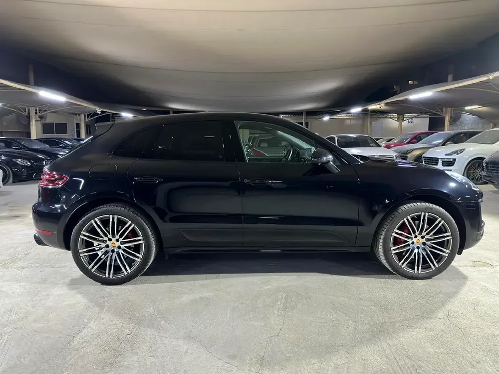 PORSCHE MACAN GTS 2017 3.0L | SPORTS CHRONO PACKAGE | SPORTS EXHAUST SYSTEM | 21-INCH ALLOY RIMS - Image 6