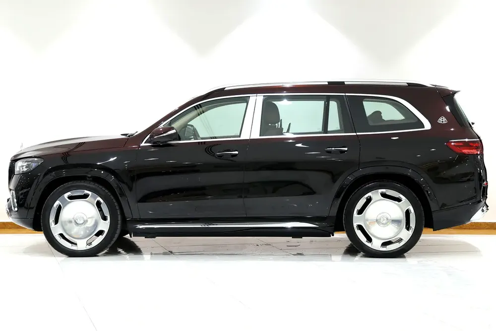 2025 Mercedes-Maybach GLS 600 – Black  Red | Ultra Luxury SUV | Gargash Warranty  Service contract - Image 4