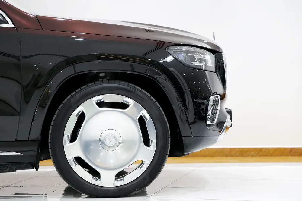 2025 Mercedes-Maybach GLS 600 – Black  Red | Ultra Luxury SUV | Gargash Warranty  Service contract - Image 5