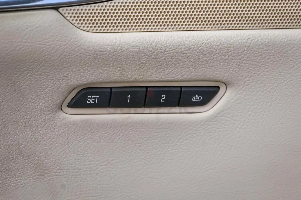 AED 1325/month | 2017 Cadillac XT5  | GCC Specs | Ref#429393 - Image 17