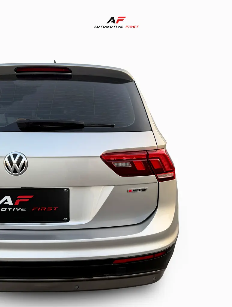 2018 Volkswagen Tiguan SEL 2.0L - Excellent Condition! - Image 13