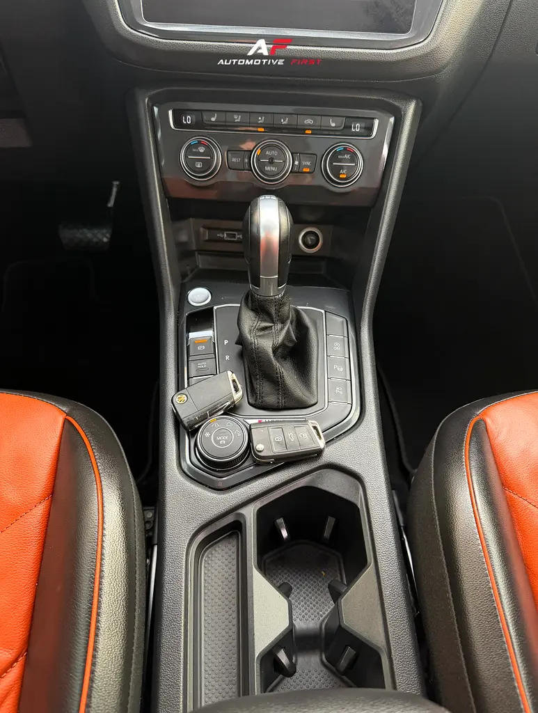 2018 Volkswagen Tiguan SEL 2.0L - Excellent Condition! - Image 8