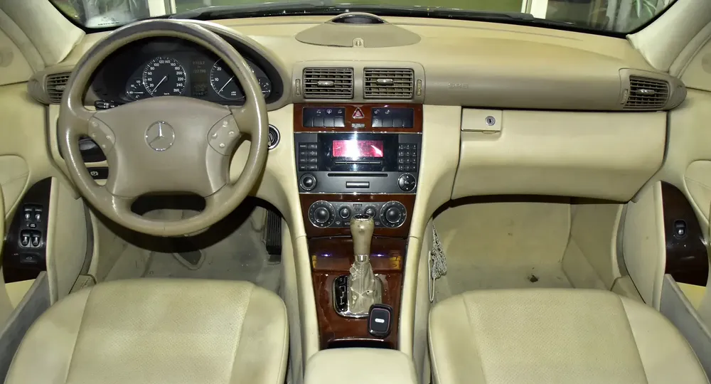 EXCELLENT DEAL for our Mercedes Benz C180 Kompressor ( 2007 Model ) in Black Color GCC Specs - Image 11
