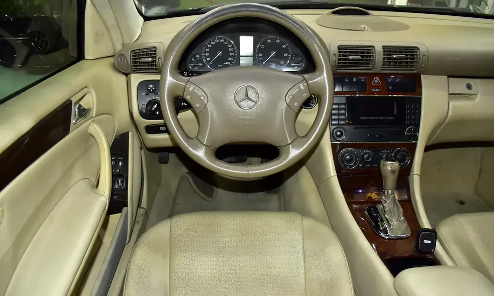 EXCELLENT DEAL for our Mercedes Benz C180 Kompressor ( 2007 Model ) in Black Color GCC Specs - Image 12