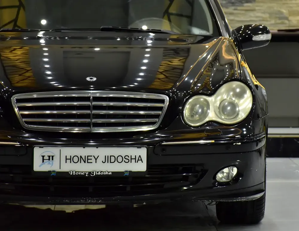 EXCELLENT DEAL for our Mercedes Benz C180 Kompressor ( 2007 Model ) in Black Color GCC Specs - Image 4
