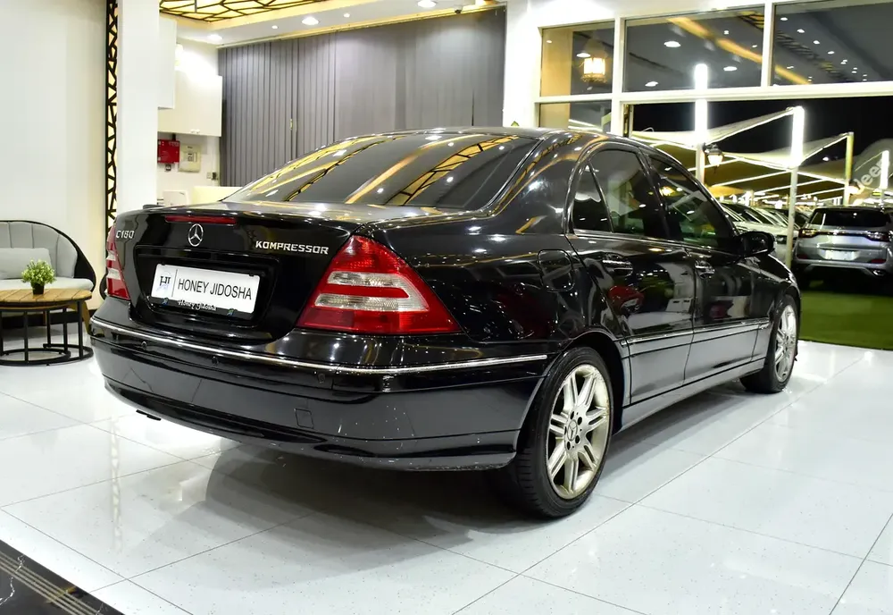 EXCELLENT DEAL for our Mercedes Benz C180 Kompressor ( 2007 Model ) in Black Color GCC Specs - Image 6