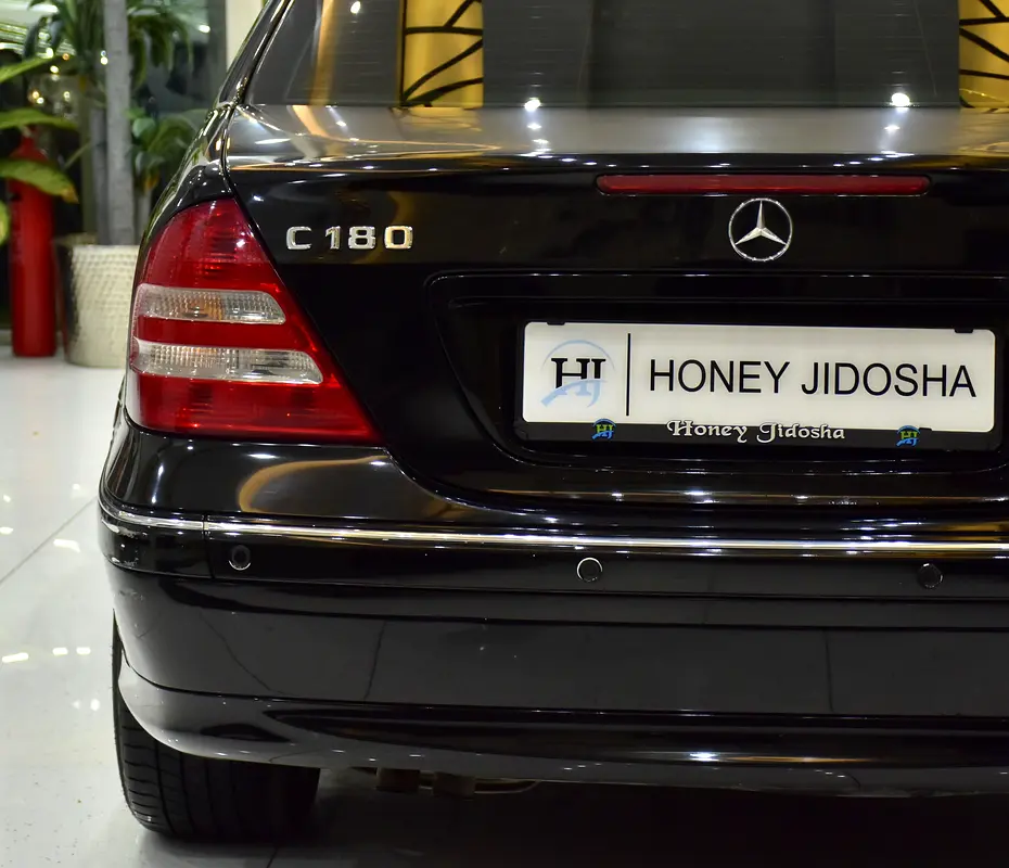 EXCELLENT DEAL for our Mercedes Benz C180 Kompressor ( 2007 Model ) in Black Color GCC Specs - Image 8