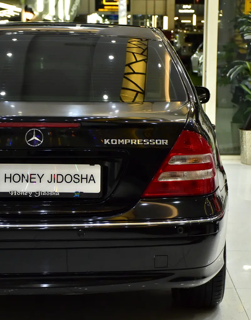 EXCELLENT DEAL for our Mercedes Benz C180 Kompressor ( 2007 Model ) in Black Color GCC Specs - Image 9