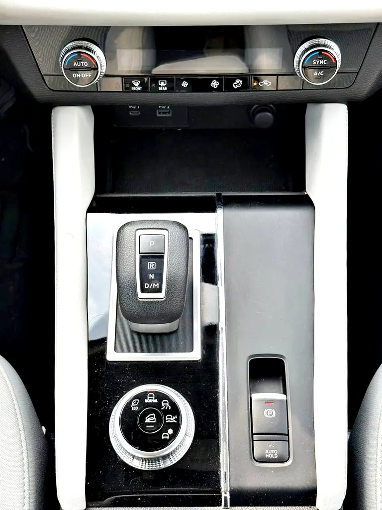 2023 Mitsubishi Outlander - GCC Specs CASH AND BANK FINANCING  ZERODOWNPAYMENT - Image 18