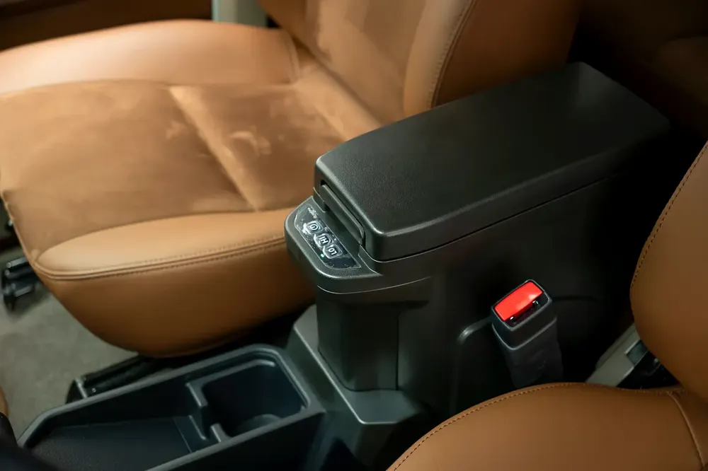 GCC SPECS AL FUTTAIM WARRANTY + SERVICE - 2025 TOYOTA LAND CRUISER 70 SERIES LX 40TH ANNIVERSARY - Image 13