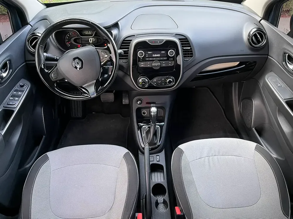 Renault Captur GCC 1.6L 2017 Full Option, Two Original Keys - Image 10