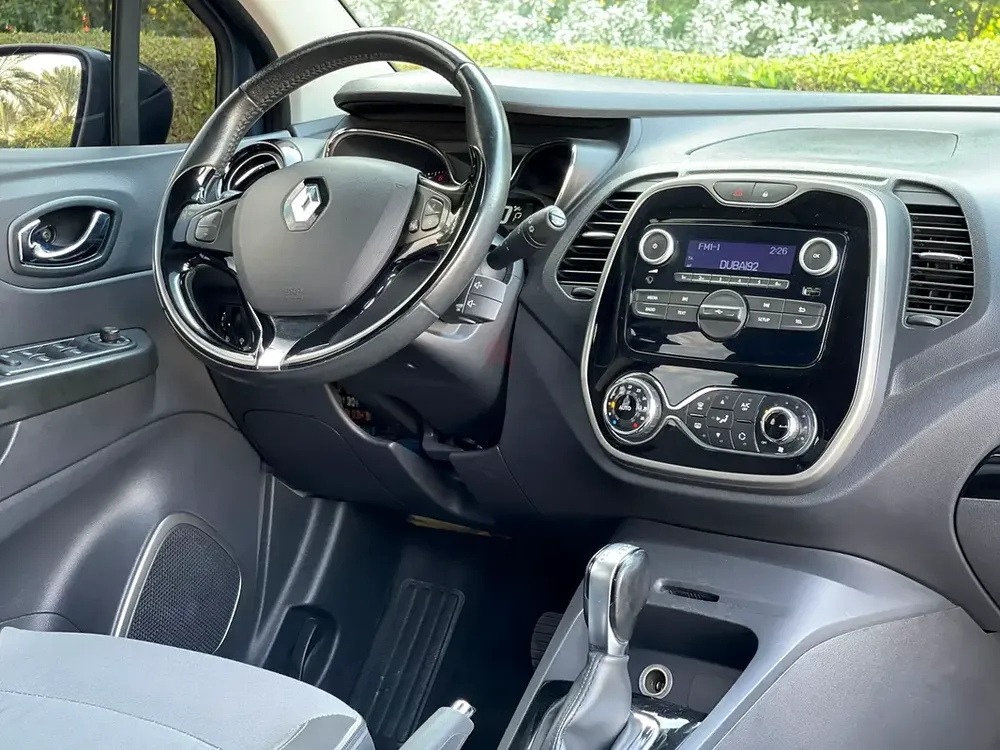 Renault Captur GCC 1.6L 2017 Full Option, Two Original Keys - Image 14