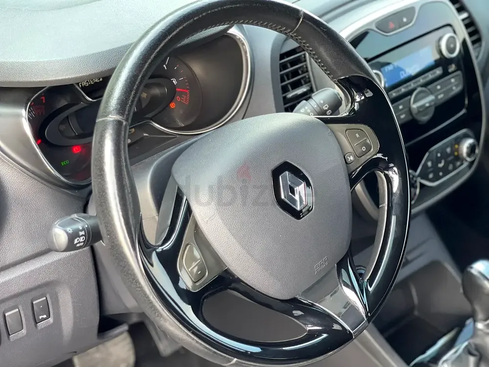 Renault Captur GCC 1.6L 2017 Full Option, Two Original Keys - Image 15