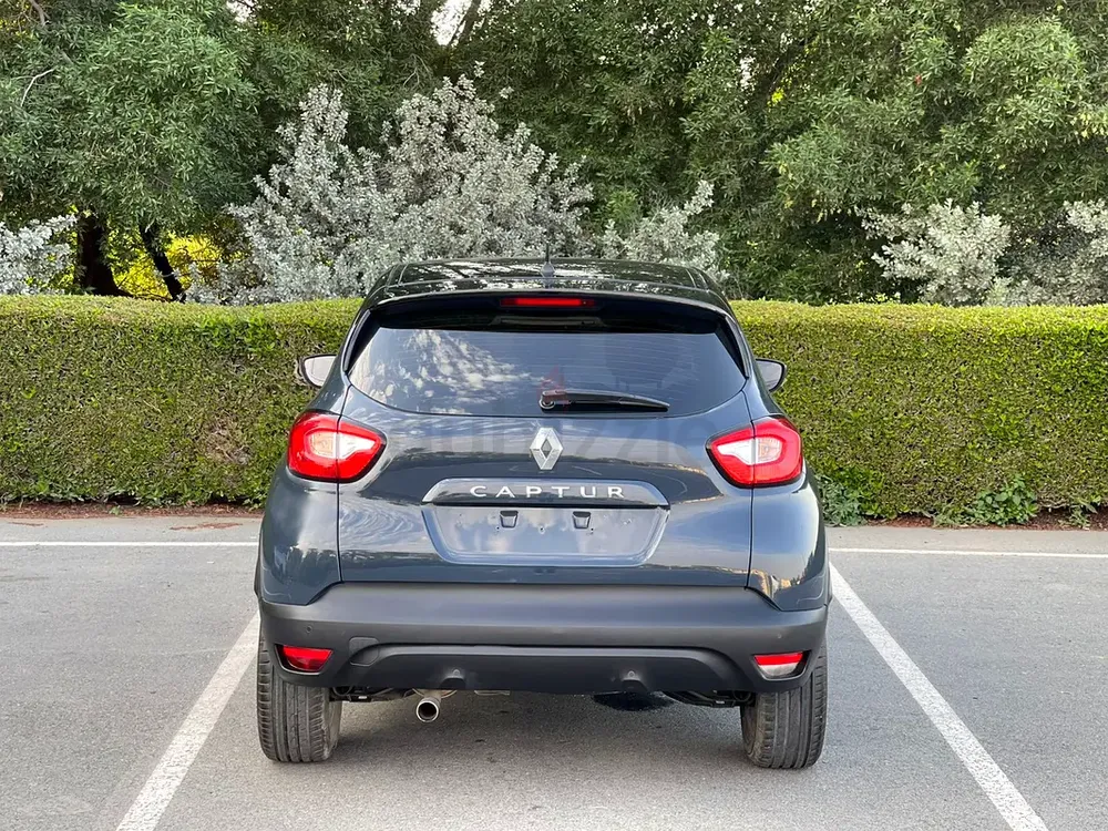 Renault Captur GCC 1.6L 2017 Full Option, Two Original Keys - Image 6