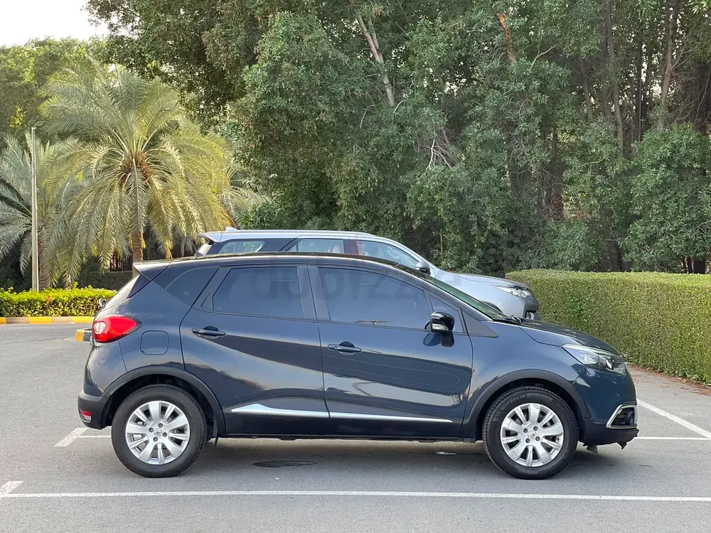 Renault Captur GCC 1.6L 2017 Full Option, Two Original Keys - Image 9
