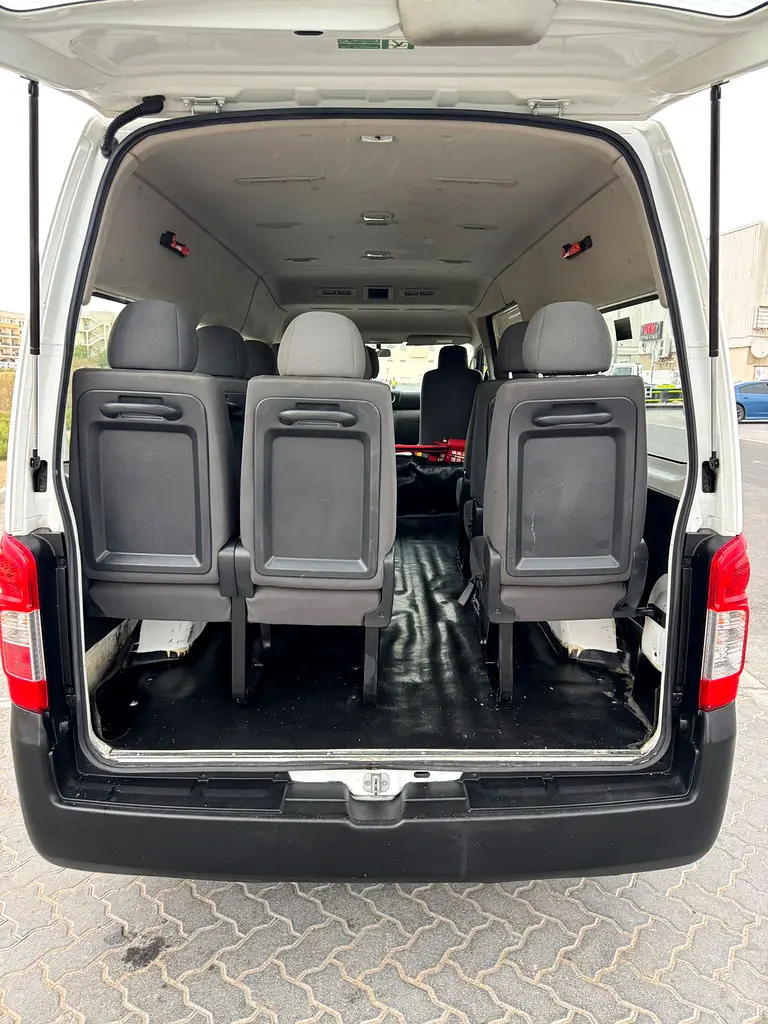 Nissan Urvan NV350 2020 - GCC Specs - Reliable and Spacious - Image 15