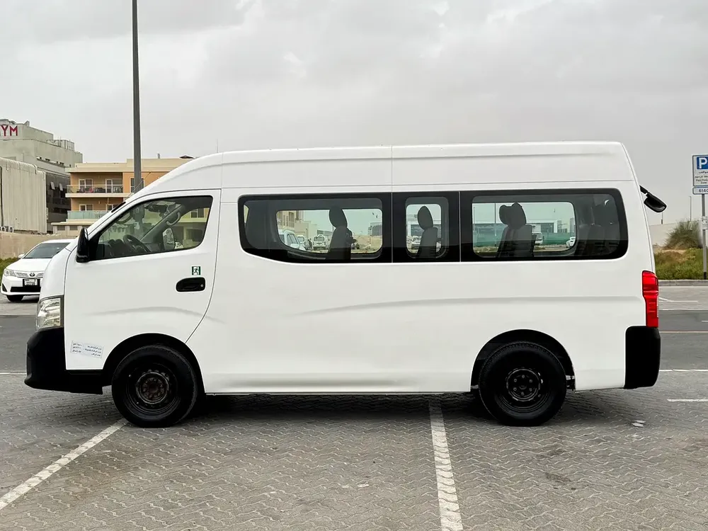 Nissan Urvan NV350 2020 - GCC Specs - Reliable and Spacious - Image 8