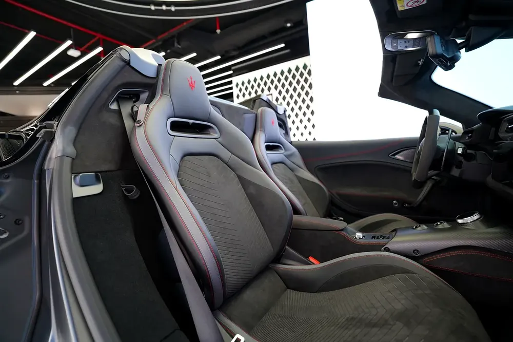 MC20 CIELO | ALCANTARA SEAT | CARBON INTERIOR | WARRANT AVAILABLE - Image 16