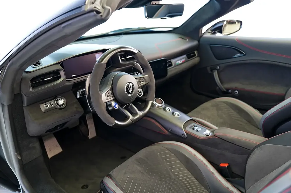 MC20 CIELO | ALCANTARA SEAT | CARBON INTERIOR | WARRANT AVAILABLE - Image 8