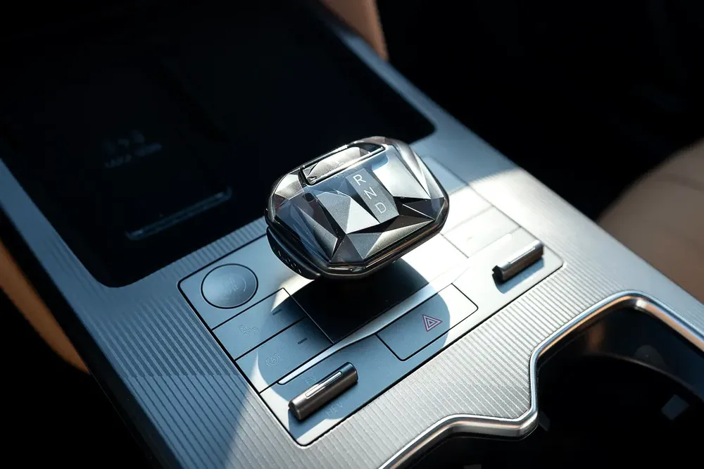 DM-i 112km Exceed 2025 - Image 12