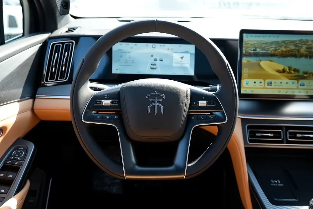 DM-i 112km Exceed 2025 - Image 9