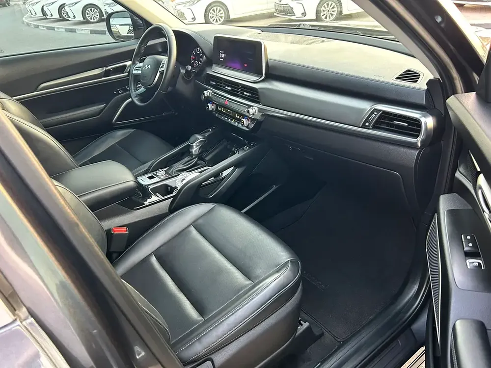 2022 Kia Telluride EX – Full Option – 3.8L V6 – Black – 7 Seater - 4x4 AWD - - Image 11