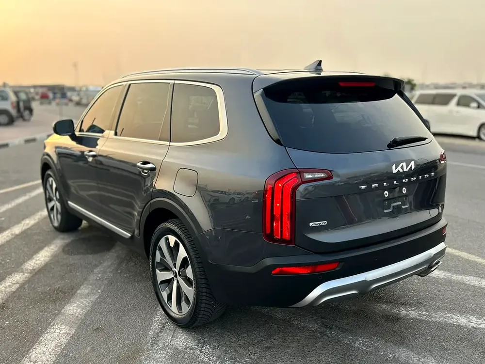 2022 Kia Telluride EX – Full Option – 3.8L V6 – Black – 7 Seater - 4x4 AWD - - Image 6