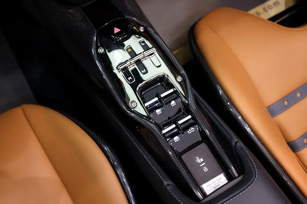 2022 Ferrari SF90 Spider, JBL Audio, Carbon Fiber Interior, ADAS Full Pack, Dealer Service Package!! - Image 5