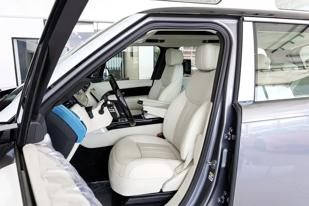 Land Rover | Range Rover Vogue | HSE P530 | Black Edition | GCC Specs | 2026  | ( EXPORT) - Image 11