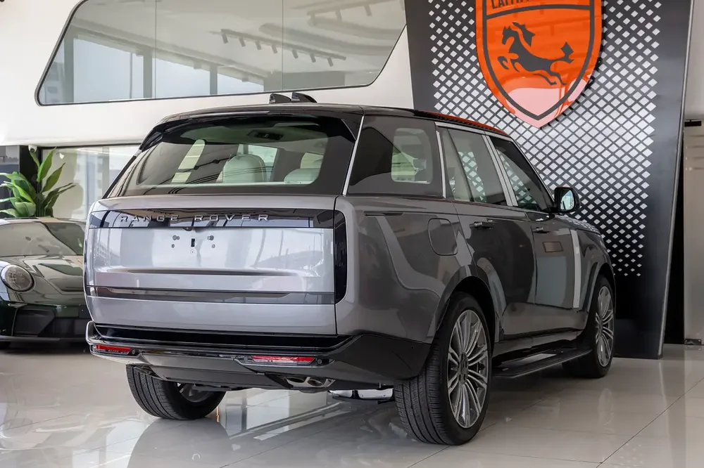 Land Rover | Range Rover Vogue | HSE P530 | Black Edition | GCC Specs | 2026  | ( EXPORT) - Image 4