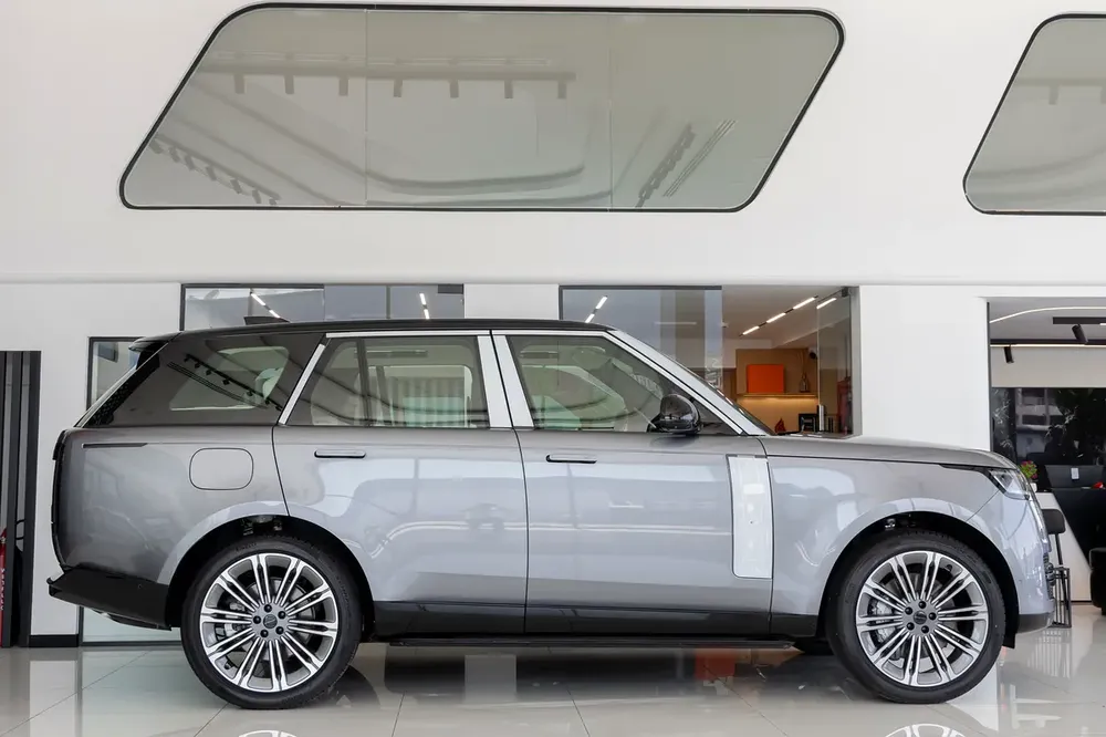 Land Rover | Range Rover Vogue | HSE P530 | Black Edition | GCC Specs | 2026  | ( EXPORT) - Image 7