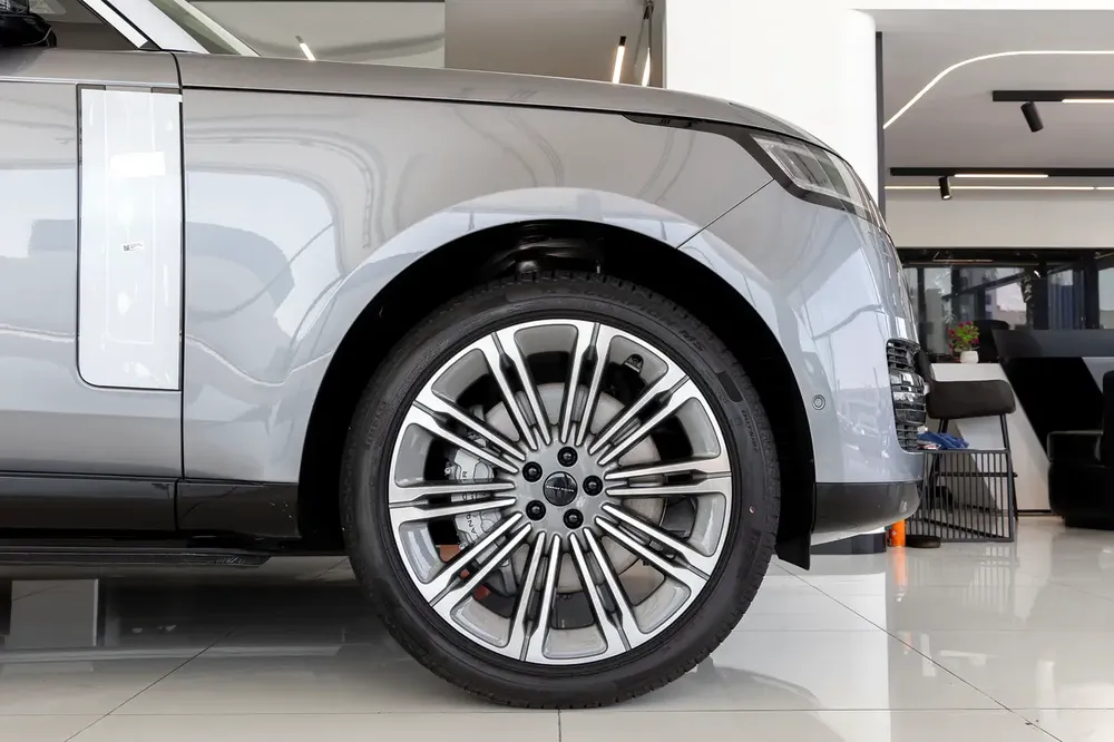 Land Rover | Range Rover Vogue | HSE P530 | Black Edition | GCC Specs | 2026  | ( EXPORT) - Image 8