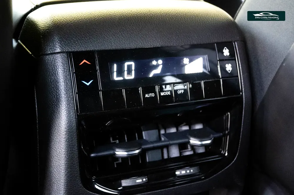 2022 Jeep Grand Cherokee Altitude | Warranty + Service Package | GCC Specs - Image 14