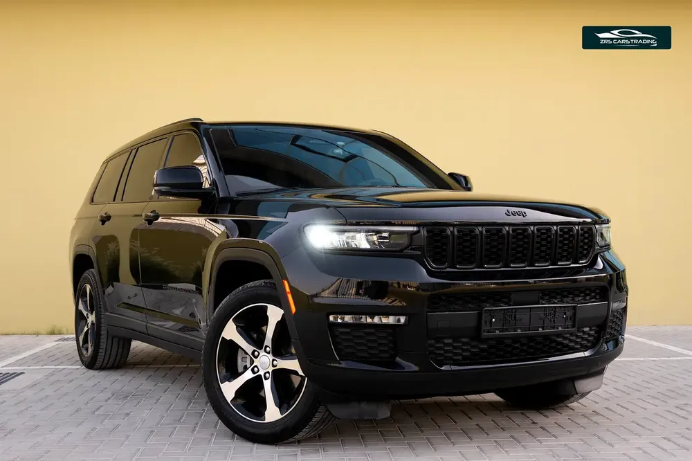 2022 Jeep Grand Cherokee Altitude | Warranty + Service Package | GCC Specs - Image 4