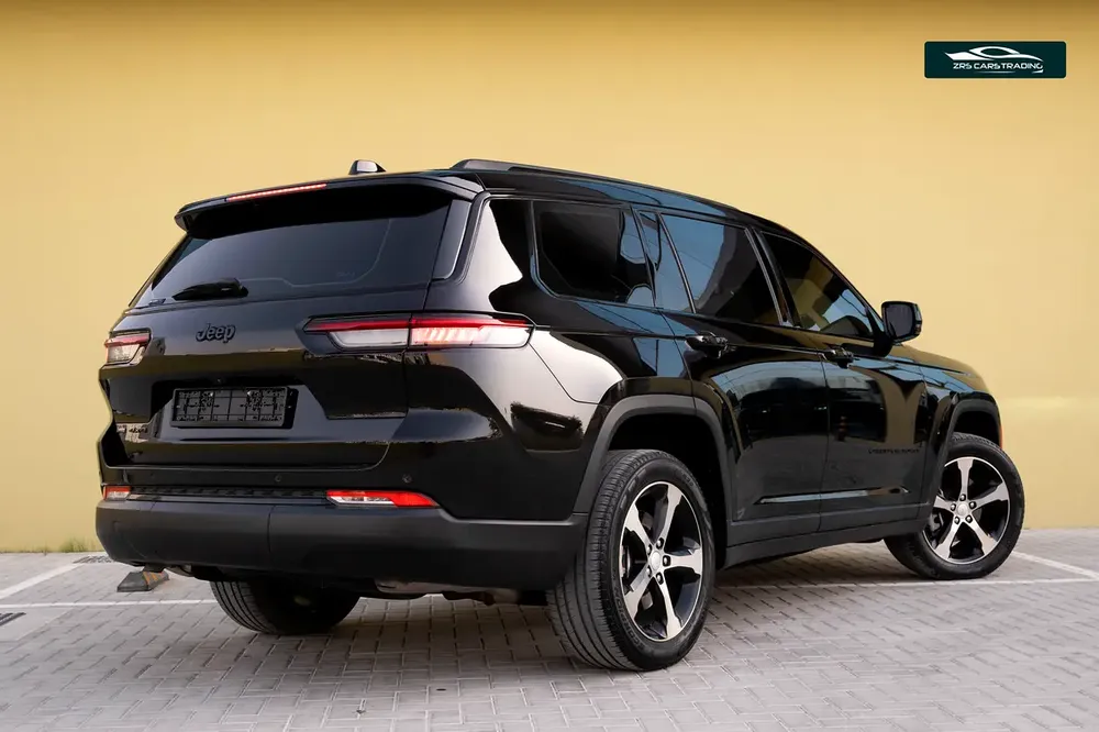 2022 Jeep Grand Cherokee Altitude | Warranty + Service Package | GCC Specs - Image 7