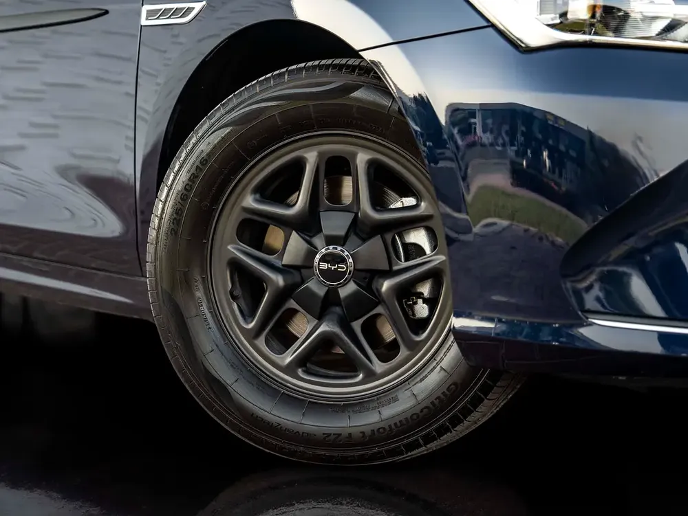 0% DOWN PAYMENT! | SAVVY-BUY | BYD QIN PLUS DM-i | PROTECT YOUR EQUITY | WARRANTY+SERVICE - Image 5