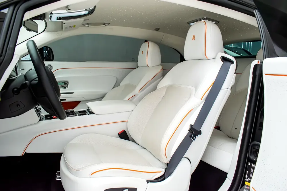 Rolls Royce Spectre GCC - Image 11