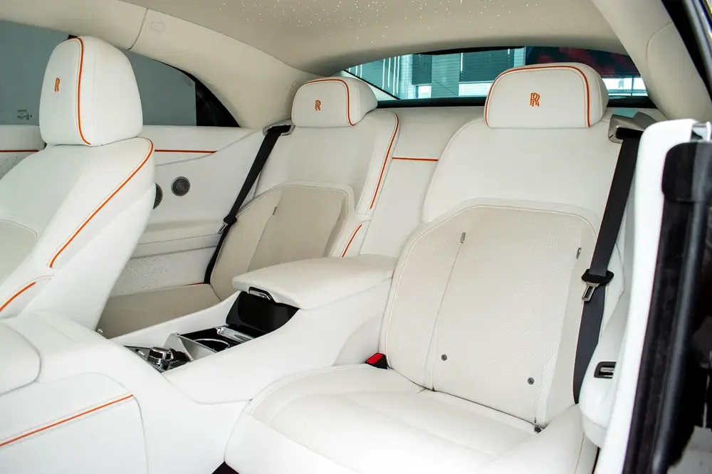 Rolls Royce Spectre GCC - Image 13