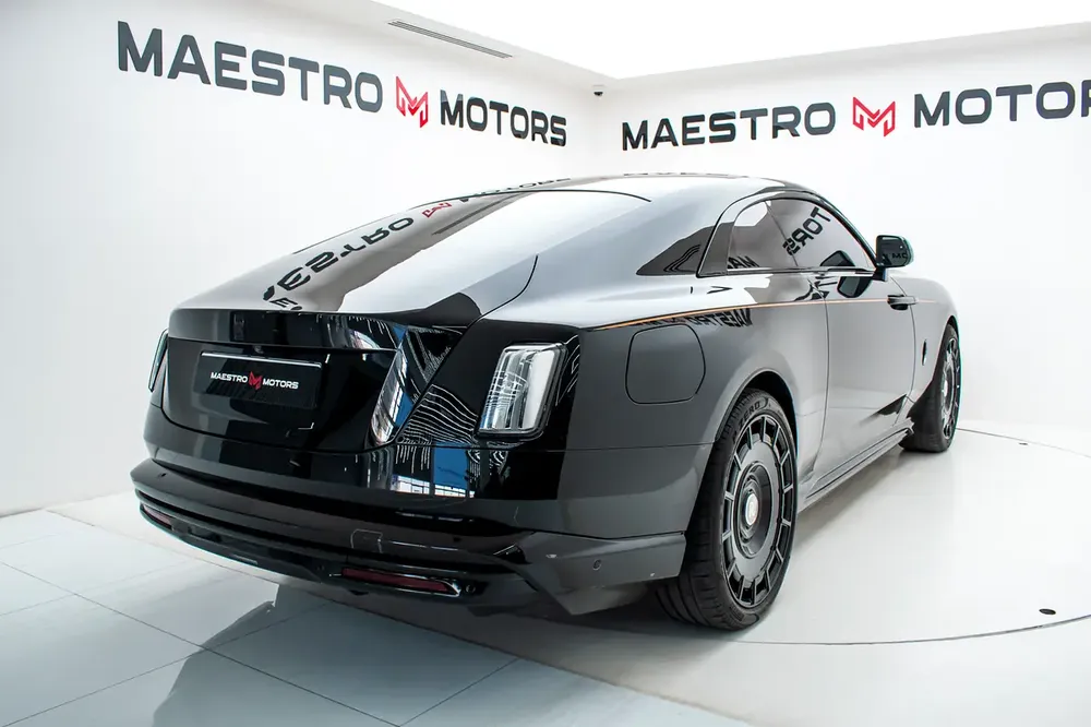 Rolls Royce Spectre GCC - Image 4