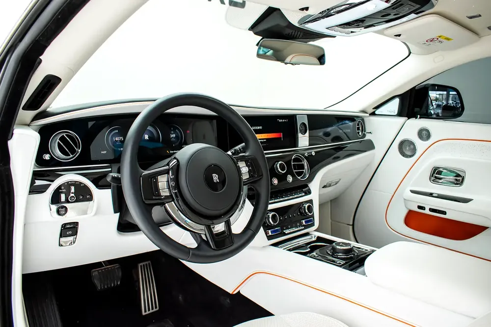 Rolls Royce Spectre GCC - Image 8