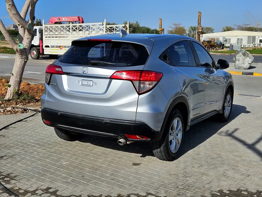 Honda HR-V EX 2019 GCC Specs Premium Condition Perfect Inside Out Low KM Perfect Family SUV - Image 13