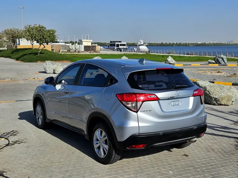 Honda HR-V EX 2019 GCC Specs Premium Condition Perfect Inside Out Low KM Perfect Family SUV - Image 14