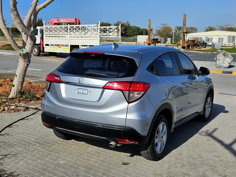 Honda HR-V EX 2019 GCC Specs Premium Condition Perfect Inside Out Low KM Perfect Family SUV - Image 15
