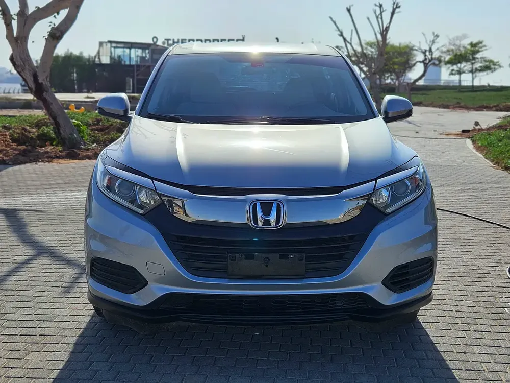 Honda HR-V EX 2019 GCC Specs Premium Condition Perfect Inside Out Low KM Perfect Family SUV - Image 6