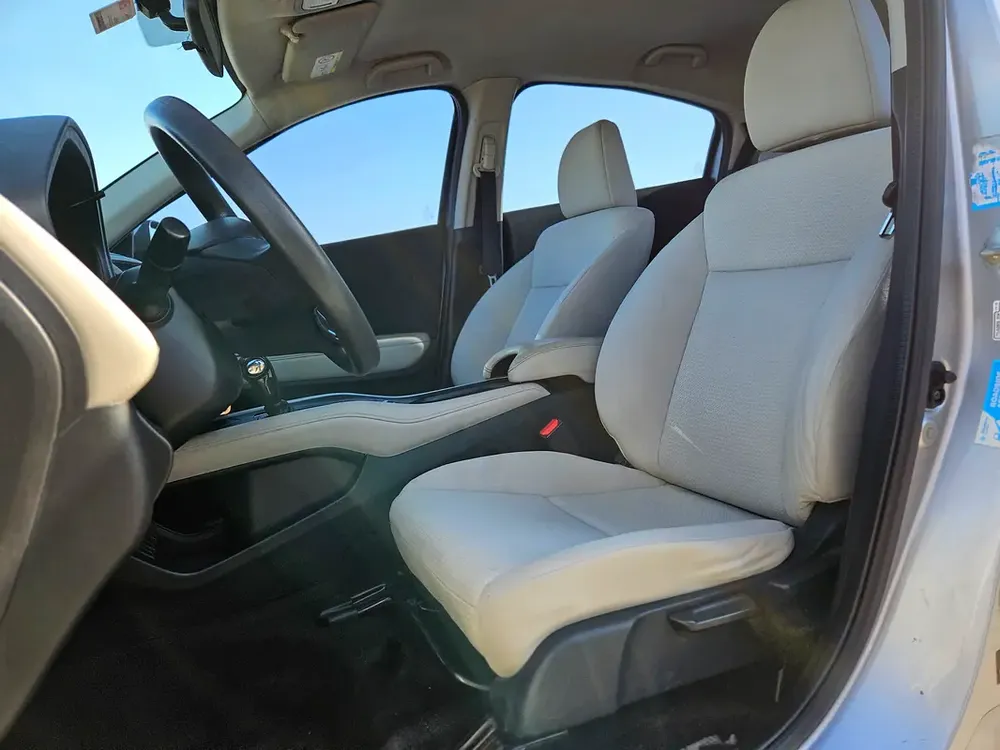 Honda HR-V EX 2019 GCC Specs Premium Condition Perfect Inside Out Low KM Perfect Family SUV - Image 7